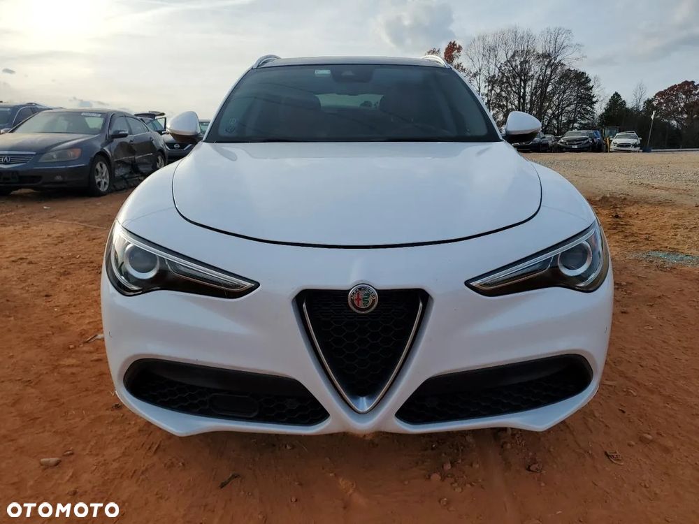 Alfa Romeo Stelvio 2.0 Turbo 16V AT8-Q4 Ti - 5