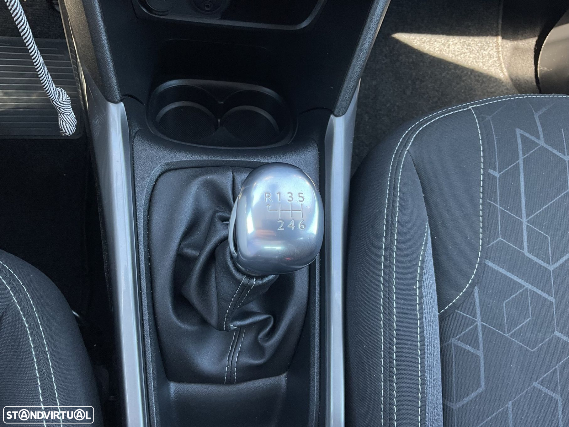 Peugeot 2008 1.6 BlueHDi Active - 37