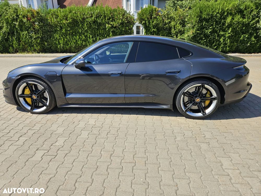 Porsche Taycan - 7