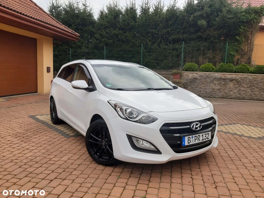 Hyundai i30 blue Kombi 1.4 YES Gold - 9