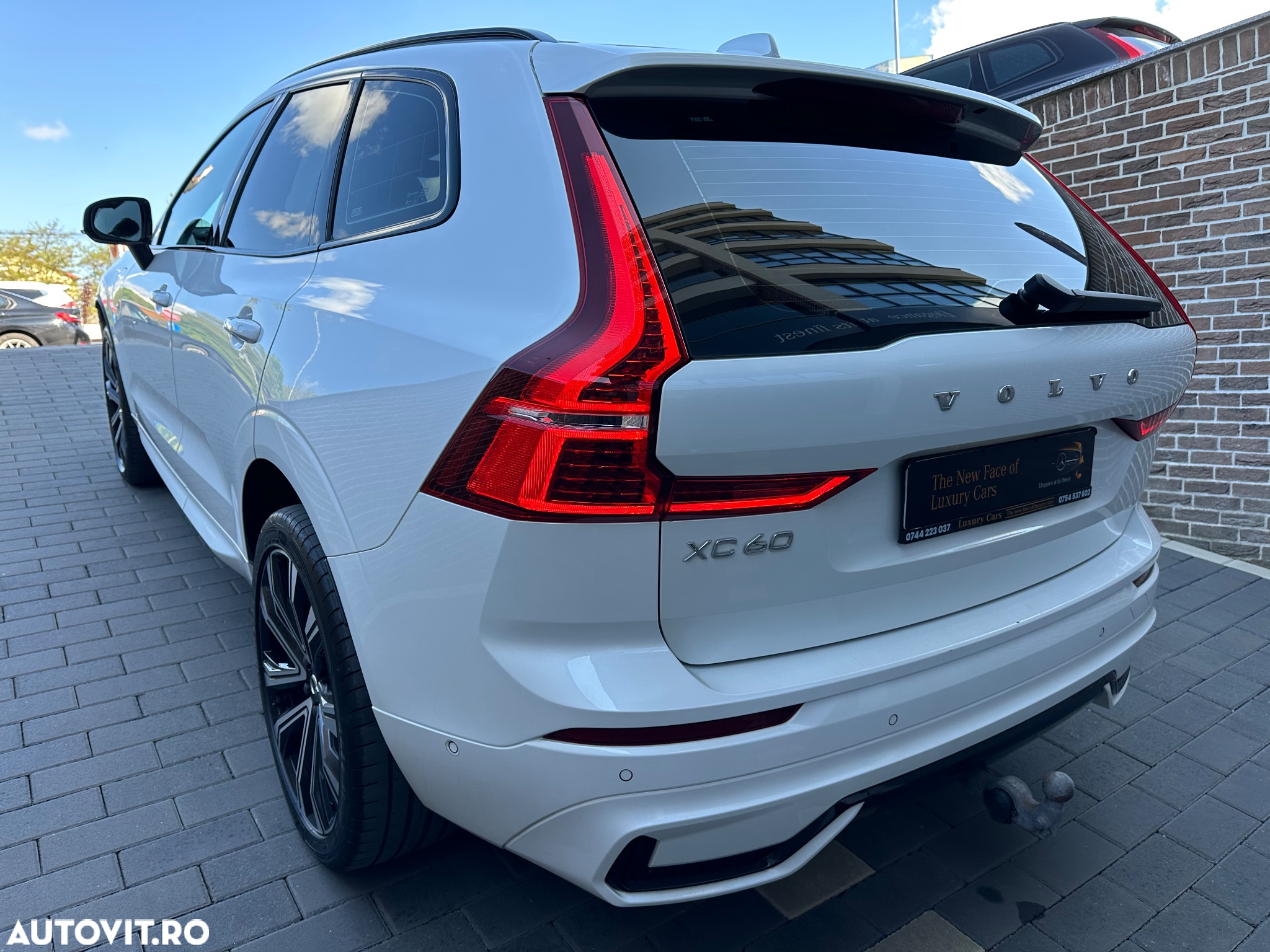 Volvo XC 60 T6 AWD Recharge Geartronic RDesign - 5