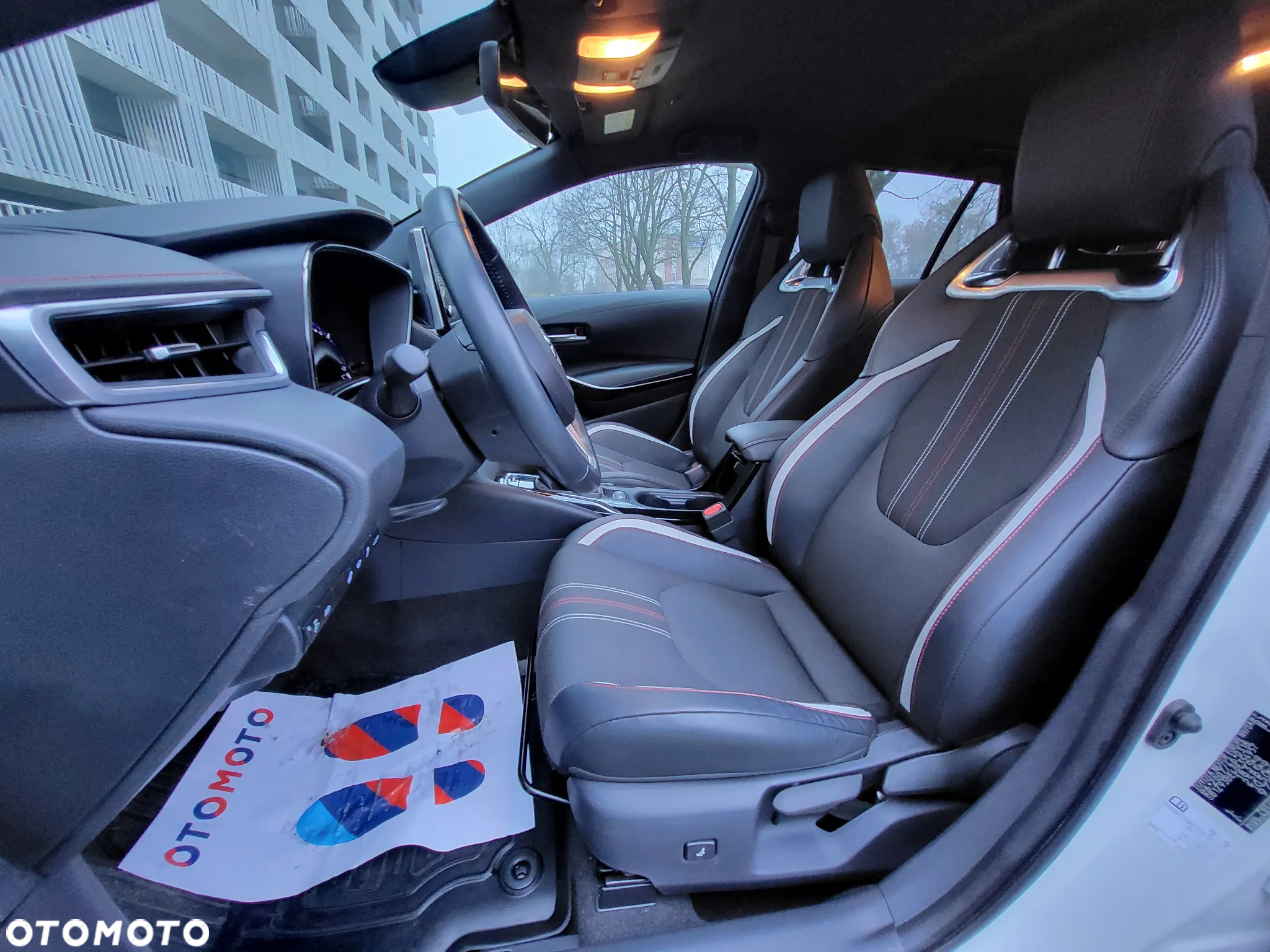 Toyota Corolla 1.8 Hybrid GR Sport Dynamic - 5