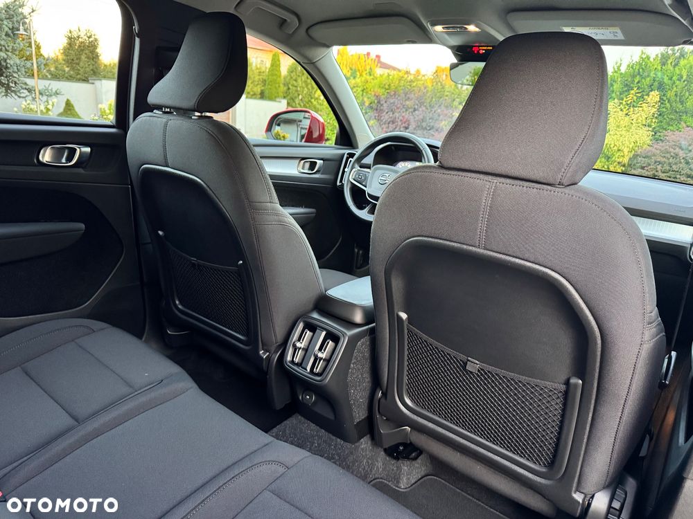 Volvo XC 40 T3 Geartronic Momentum Pro - 33