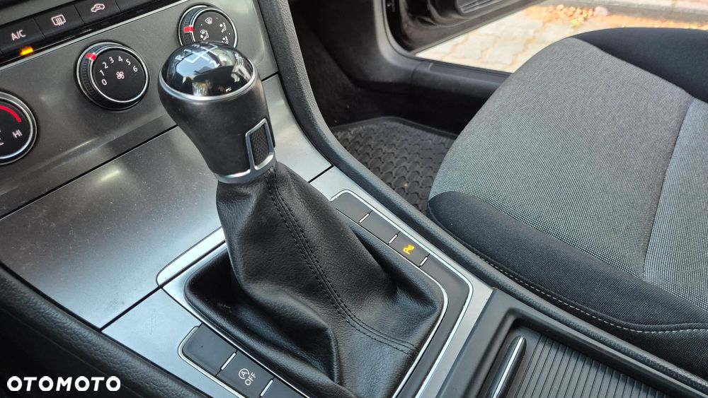 Volkswagen Golf 1.2 TSI BMT Trendline EU6 - 34
