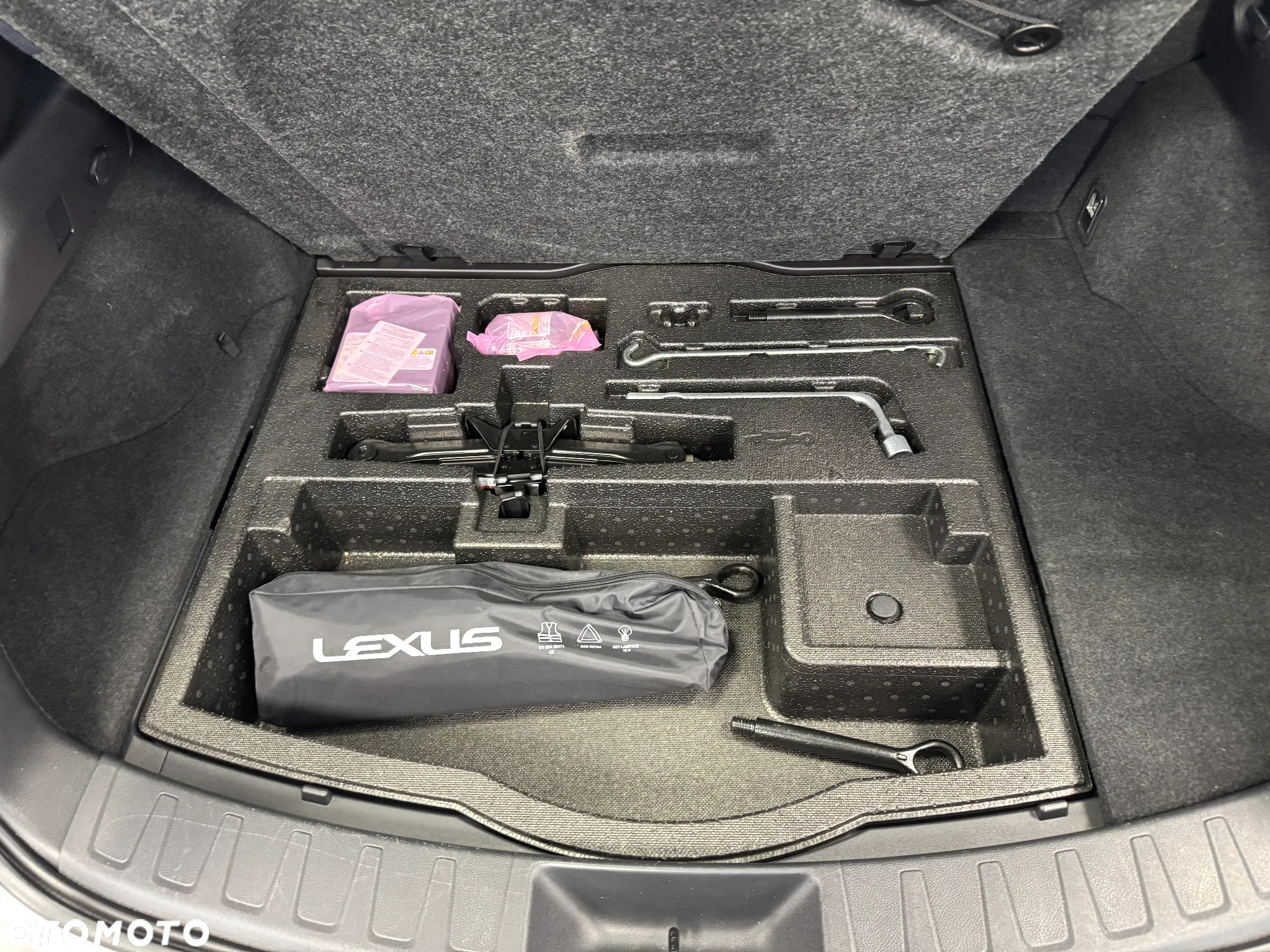 Lexus UX 200 Luxury Line - 28