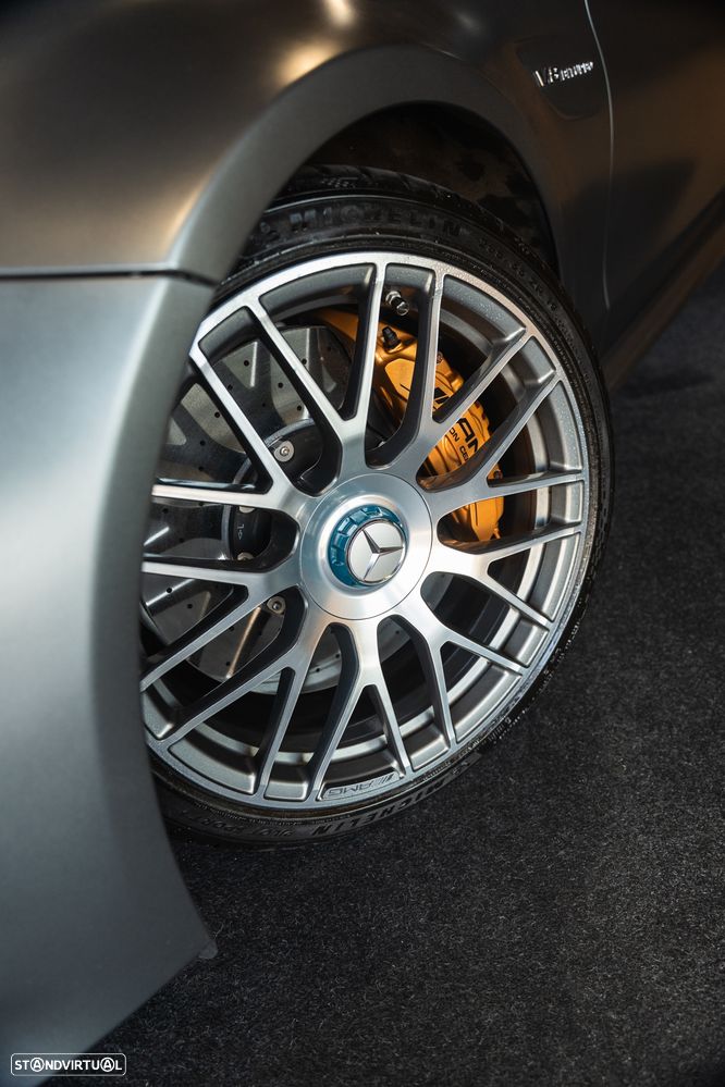 Mercedes-Benz C 63 AMG - 28
