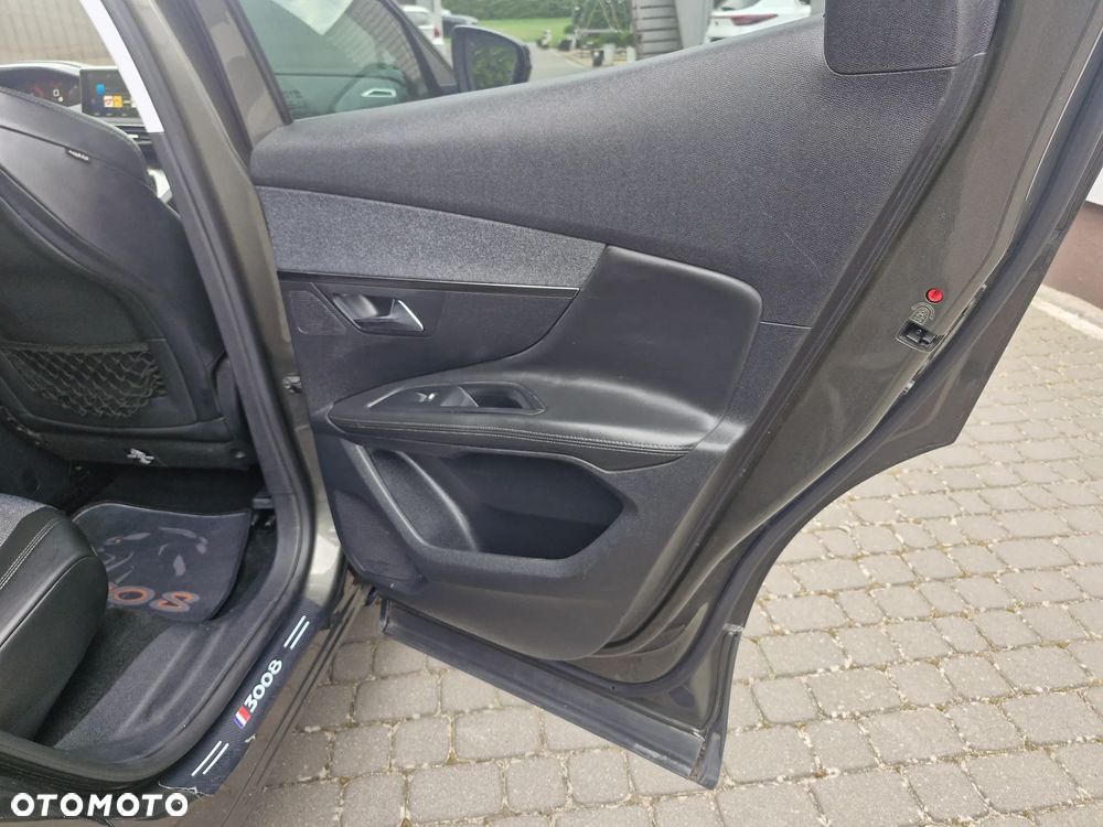 Peugeot 3008 PureTech 130 Stop & Start GPF Allure - 19