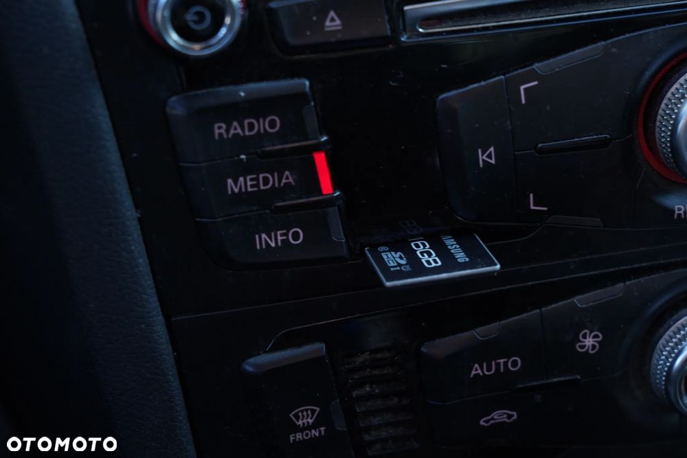 Audi A4 Avant 2.0 TDI ultra - 31