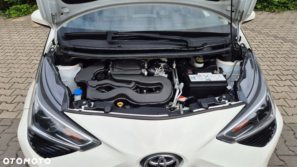 Toyota Aygo x-clusiv - 11