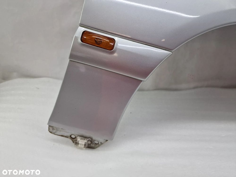 OPEL OMEGA C 99-02 SREBRNY PRAWY BŁOTNIK PRZEDNI PRZÓD , NR AUKCJI BŁ179 - 3