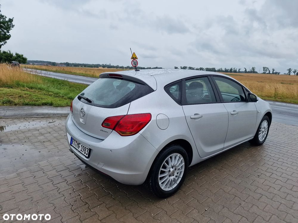Opel Astra 1.4 Turbo Edition - 11
