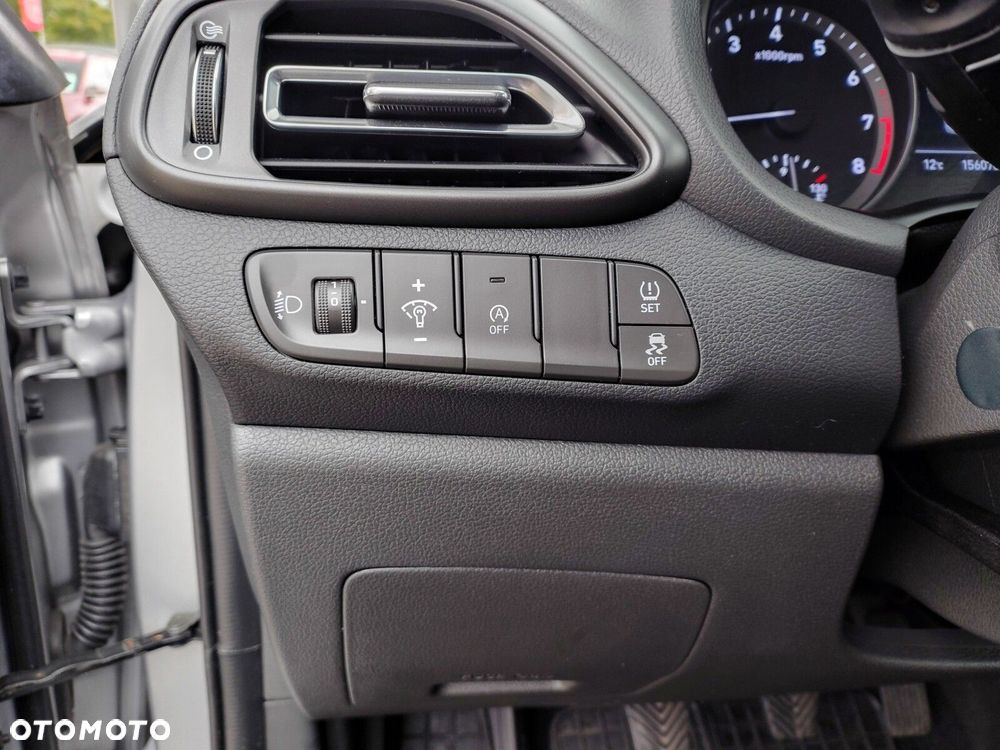 Hyundai i30 1.5 DPI Smart - 17