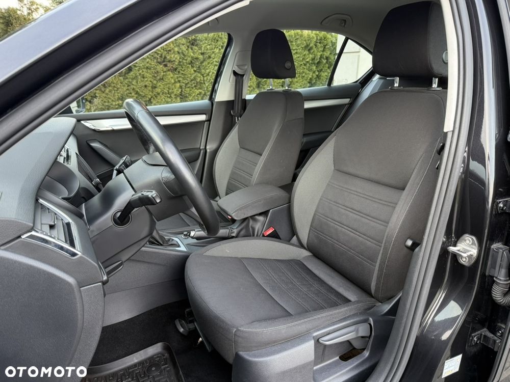 Skoda Octavia 1.6 TDI Ambition DSG - 9