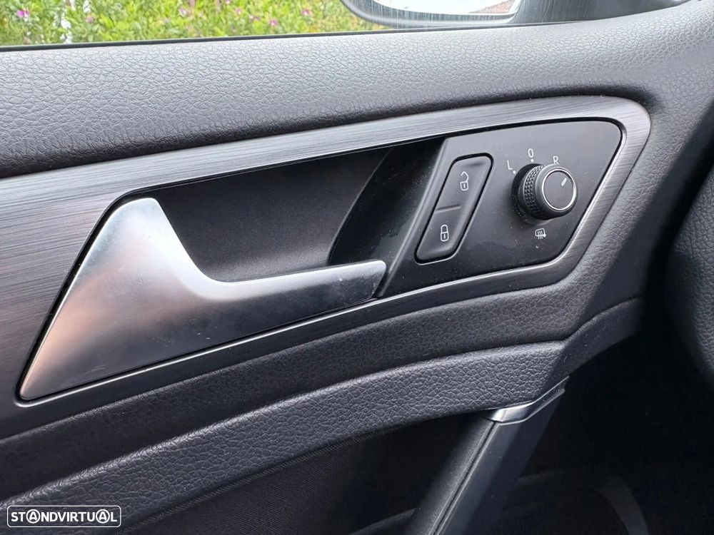 VW Golf 1.0 TSI Confortline - 32