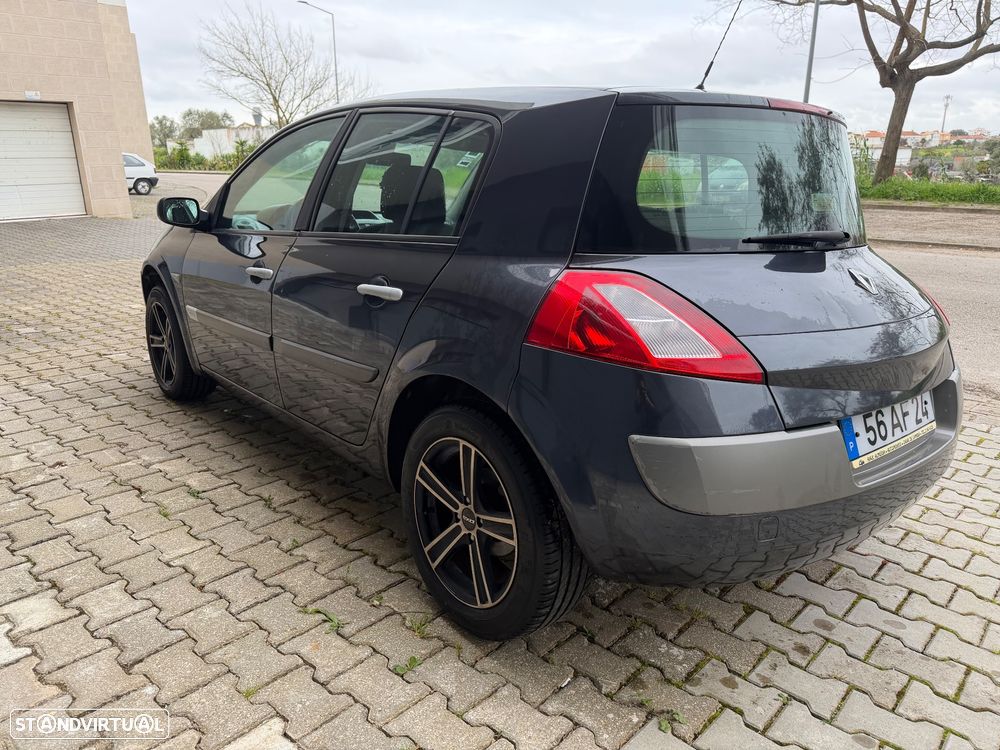 Renault Mégane 1.5 dCi Confort - 6