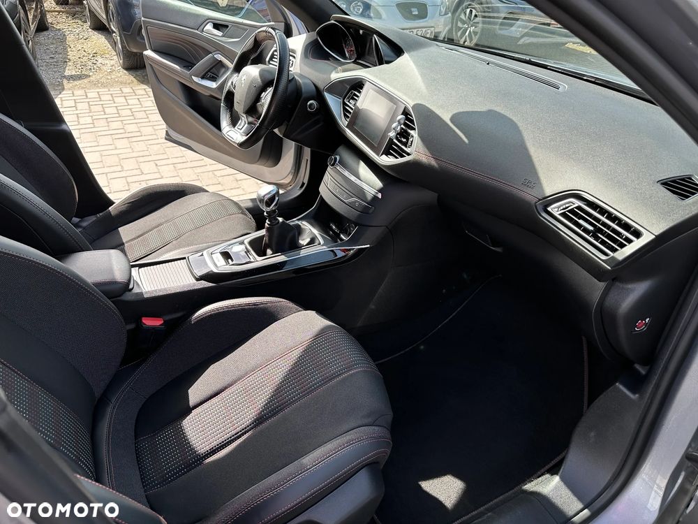 Peugeot 308 - 24