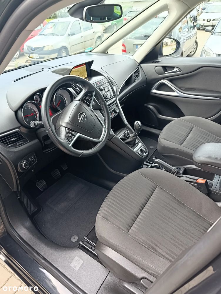 Opel Zafira - 10