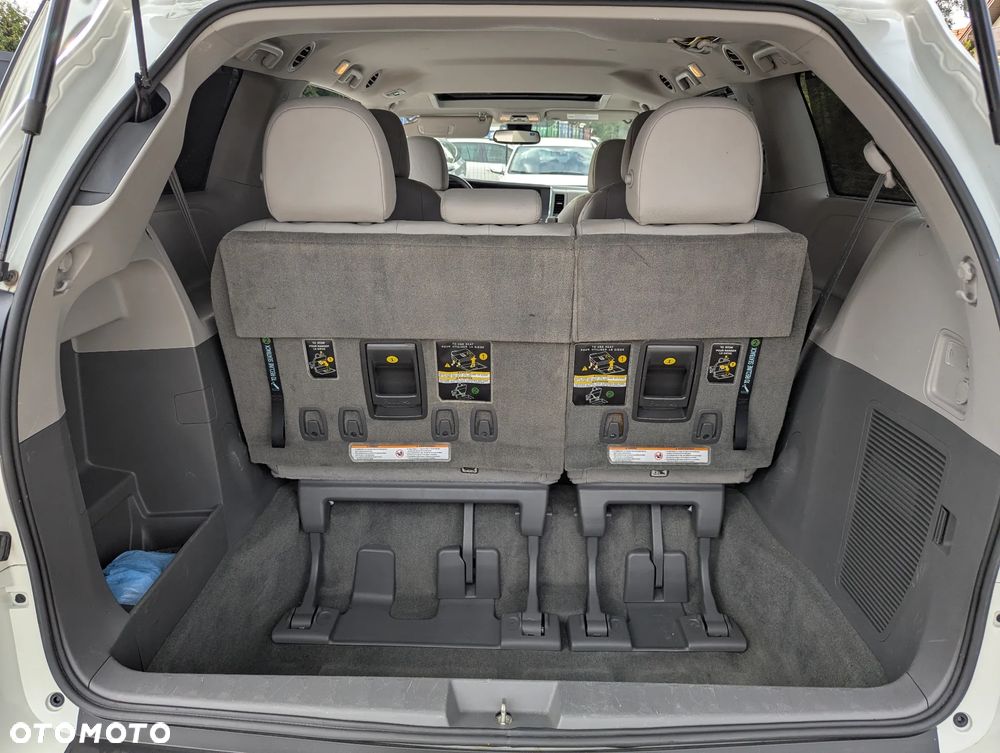 Toyota Sienna 3.5 V6 XLE AWD - 16