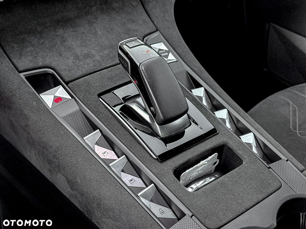 DS Automobiles DS 7 Crossback 1.6 PureTech Performance Line + - 20