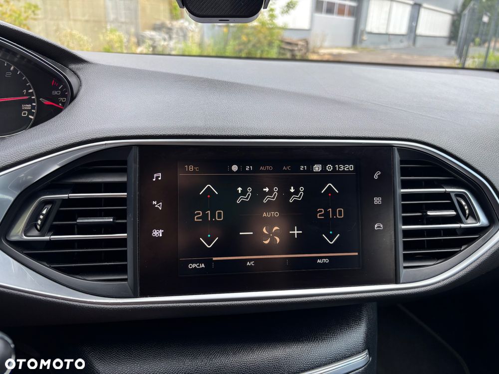 Peugeot 308 BlueHDi 120 EAT6 Stop & Start GT-Line Edition - 11