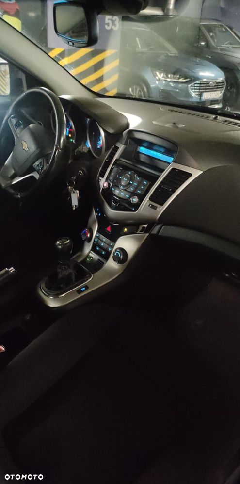 Chevrolet Cruze 1.8 LT - 17
