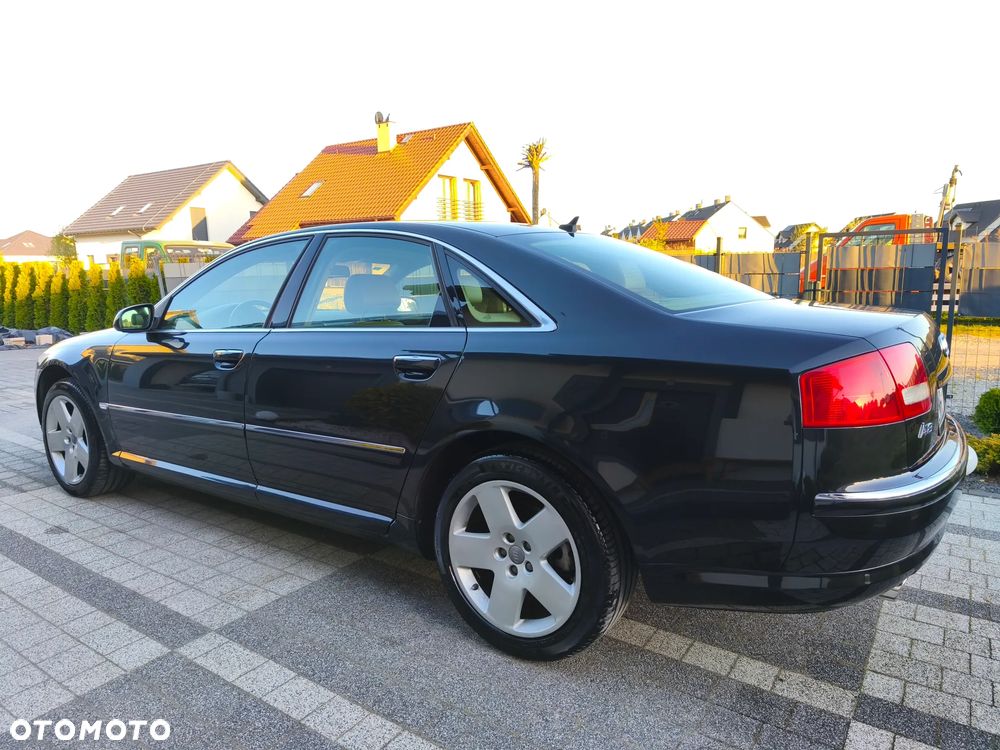 Audi A8 4.2 Quattro - 11