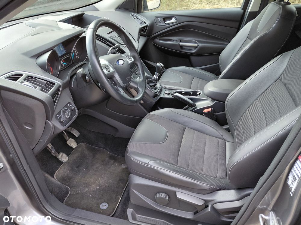 Ford Kuga 1.6 EcoBoost 2x4 Titanium - 12