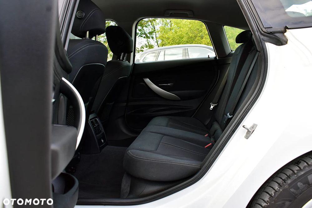 BMW Seria 3 320i Advantage sport - 6