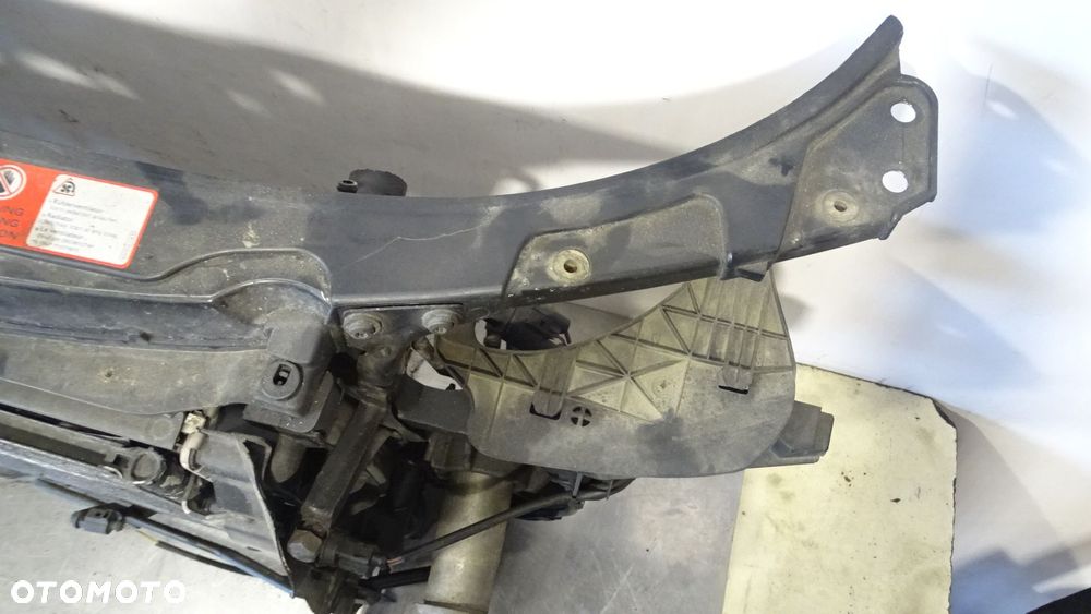 PAS PRZEDNI AUDI A4 B6 2.0 ALT - 2