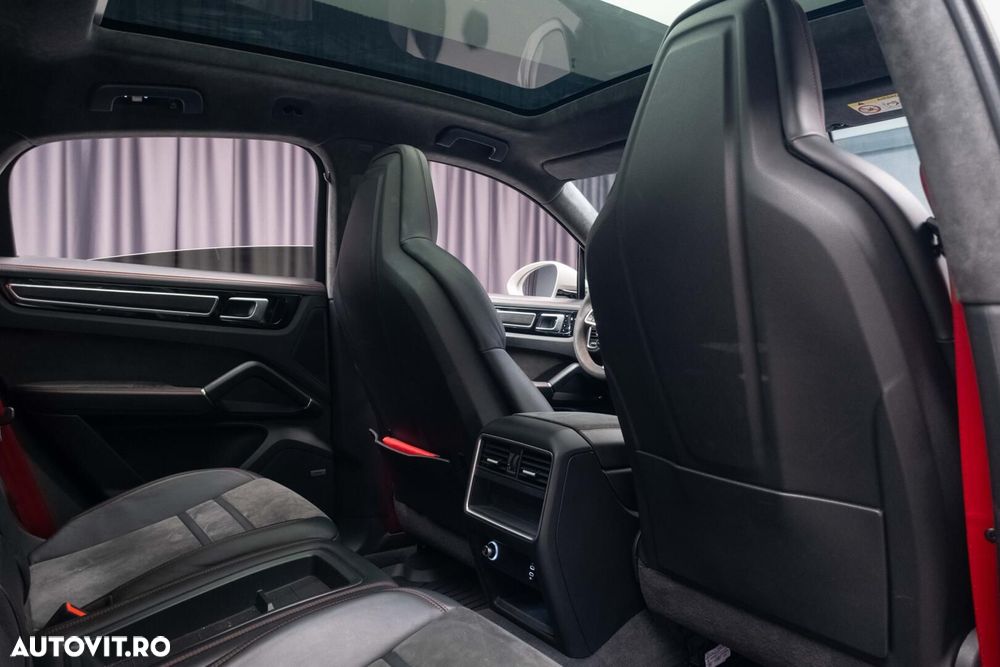 Porsche Cayenne Coupe - 37