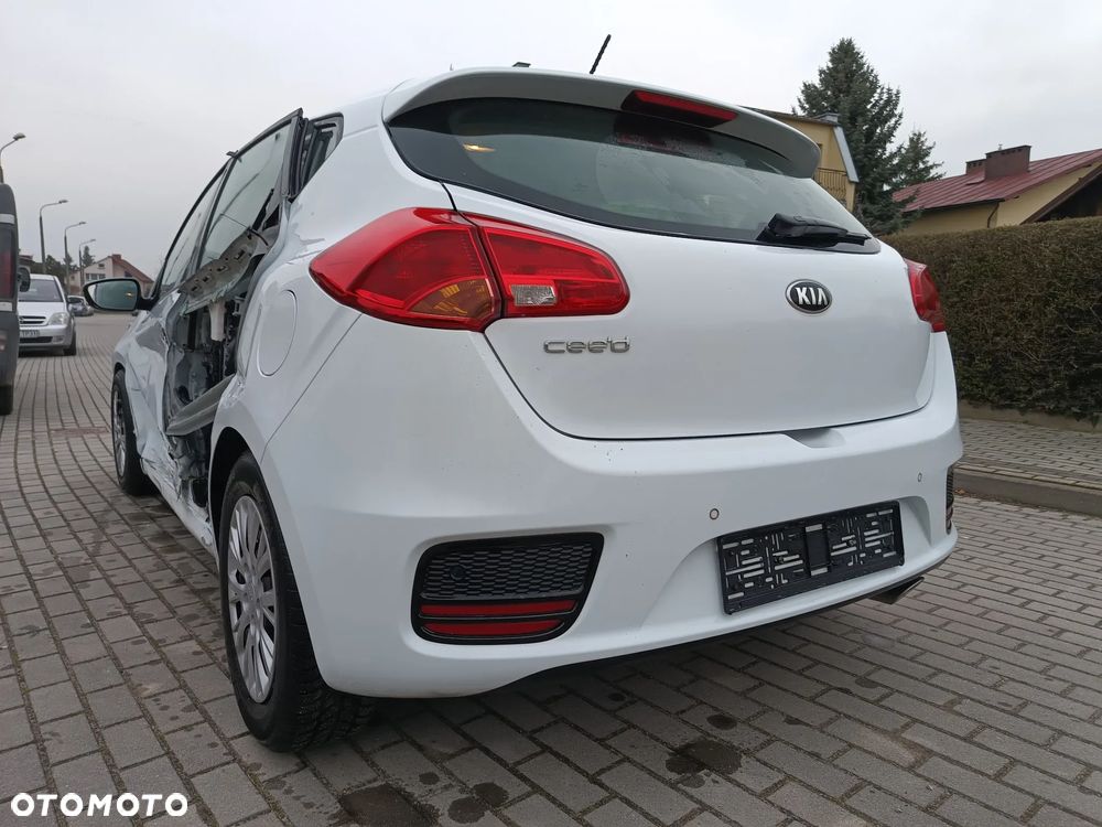 Kia Ceed 1.4 CVVT ISG Dream Team Edition - 8