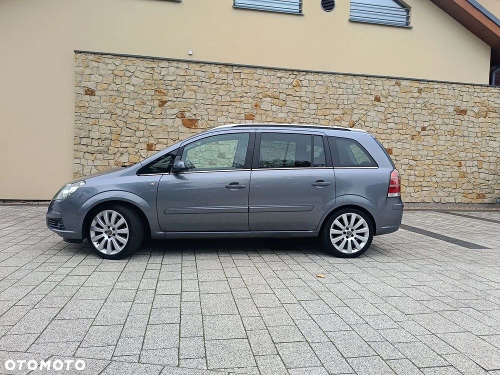 Opel Zafira 2.2 Automatik Cosmo - 3