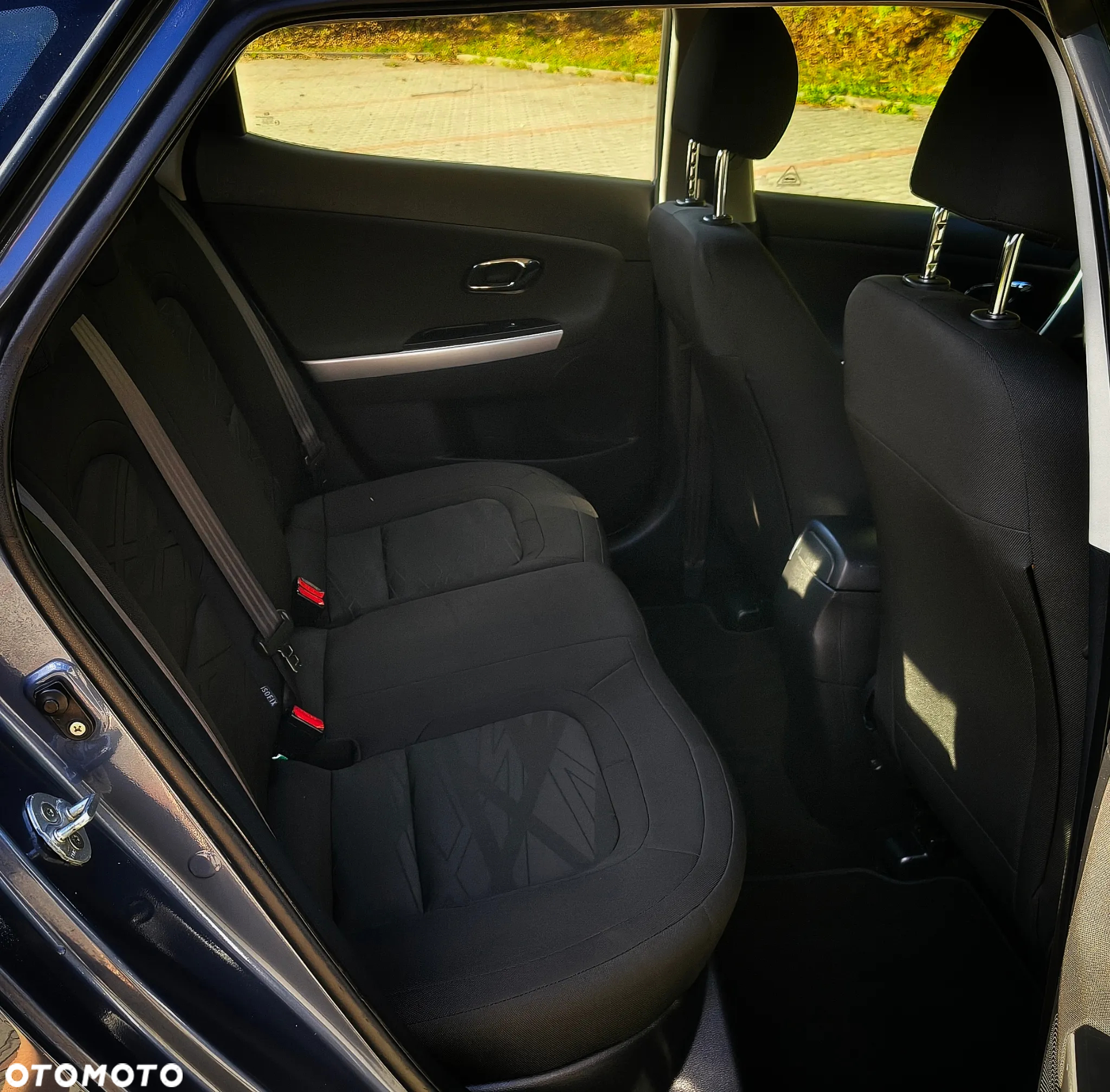 Kia Ceed - 12