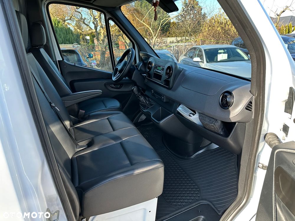 Mercedes-Benz Sprinter - 17
