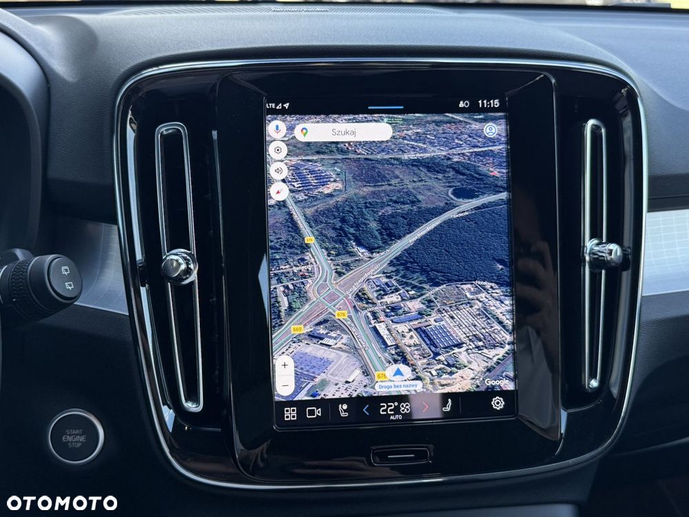 Volvo XC 40 B3 Plus Dark - 20