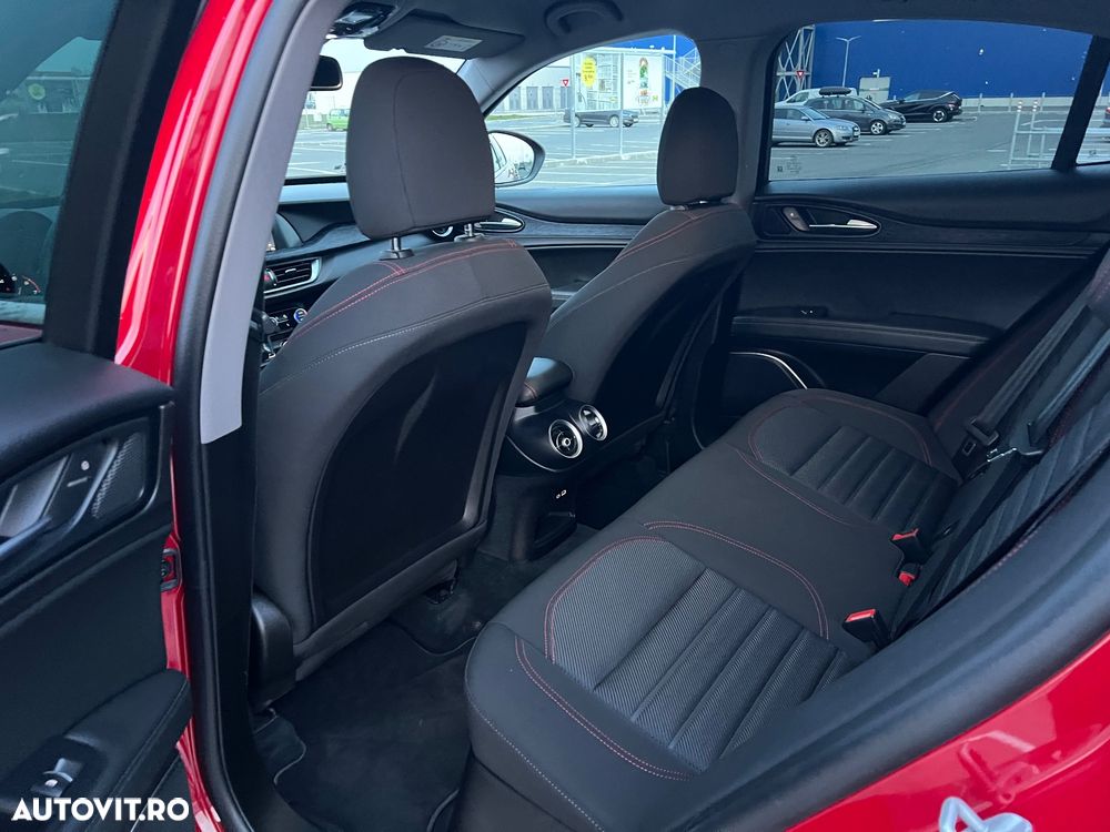 Alfa Romeo Stelvio - 13
