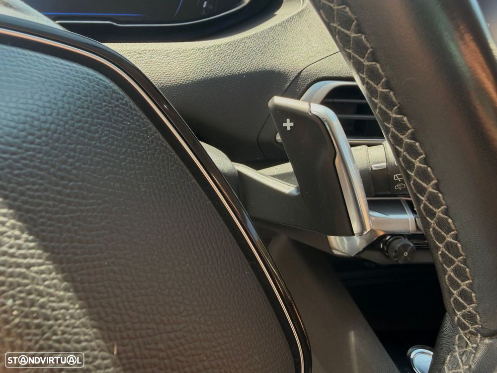 Peugeot 3008 1.2 PureTech Allure EAT6 - 39