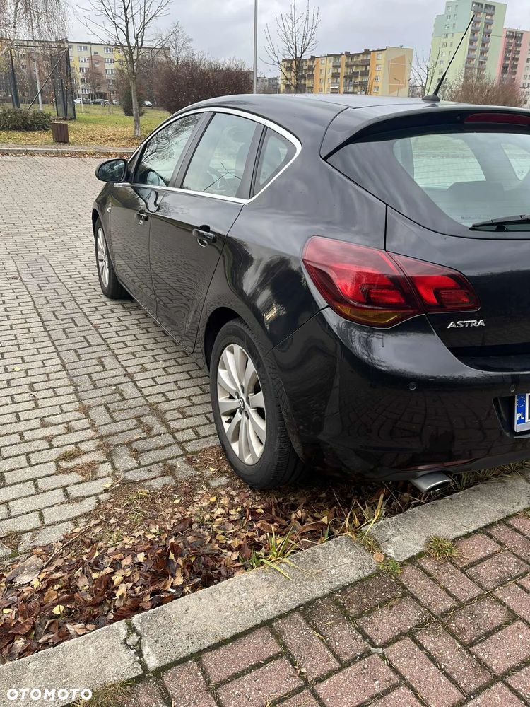 Opel Astra 1.4 Turbo Cosmo - 4
