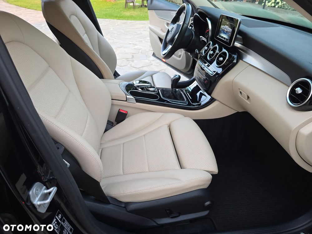 Mercedes-Benz Klasa C 180 Exclusive - 23