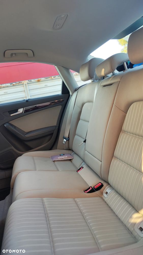 Audi A4 Limousine - 10