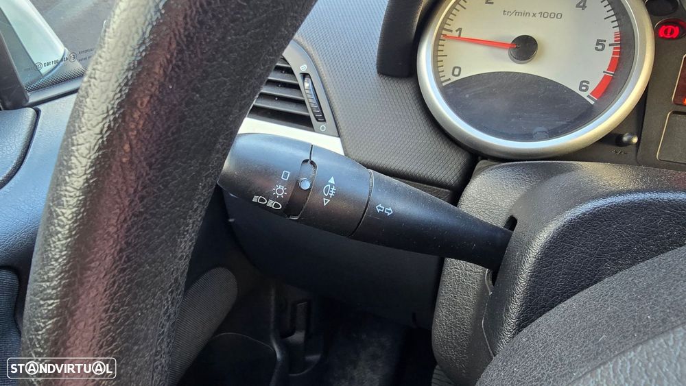 Peugeot 207 1.4 HDi Urban - 12