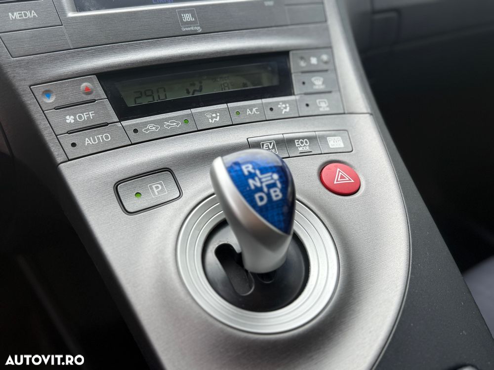 Toyota Prius (Hybrid) Luna - 11