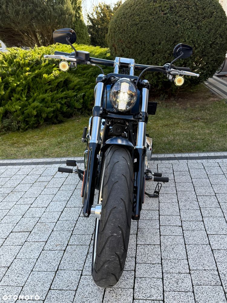 Harley-Davidson Softail Breakout - 17