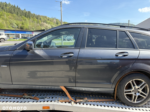 DRZWI LEWA STRONA W204 KOMBI 755 LEWY PRZÓD TYŁ