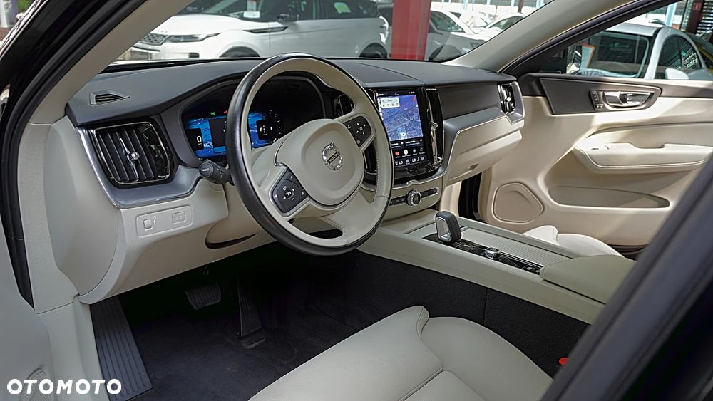 Volvo XC 60 B4 D AWD Momentum - 13