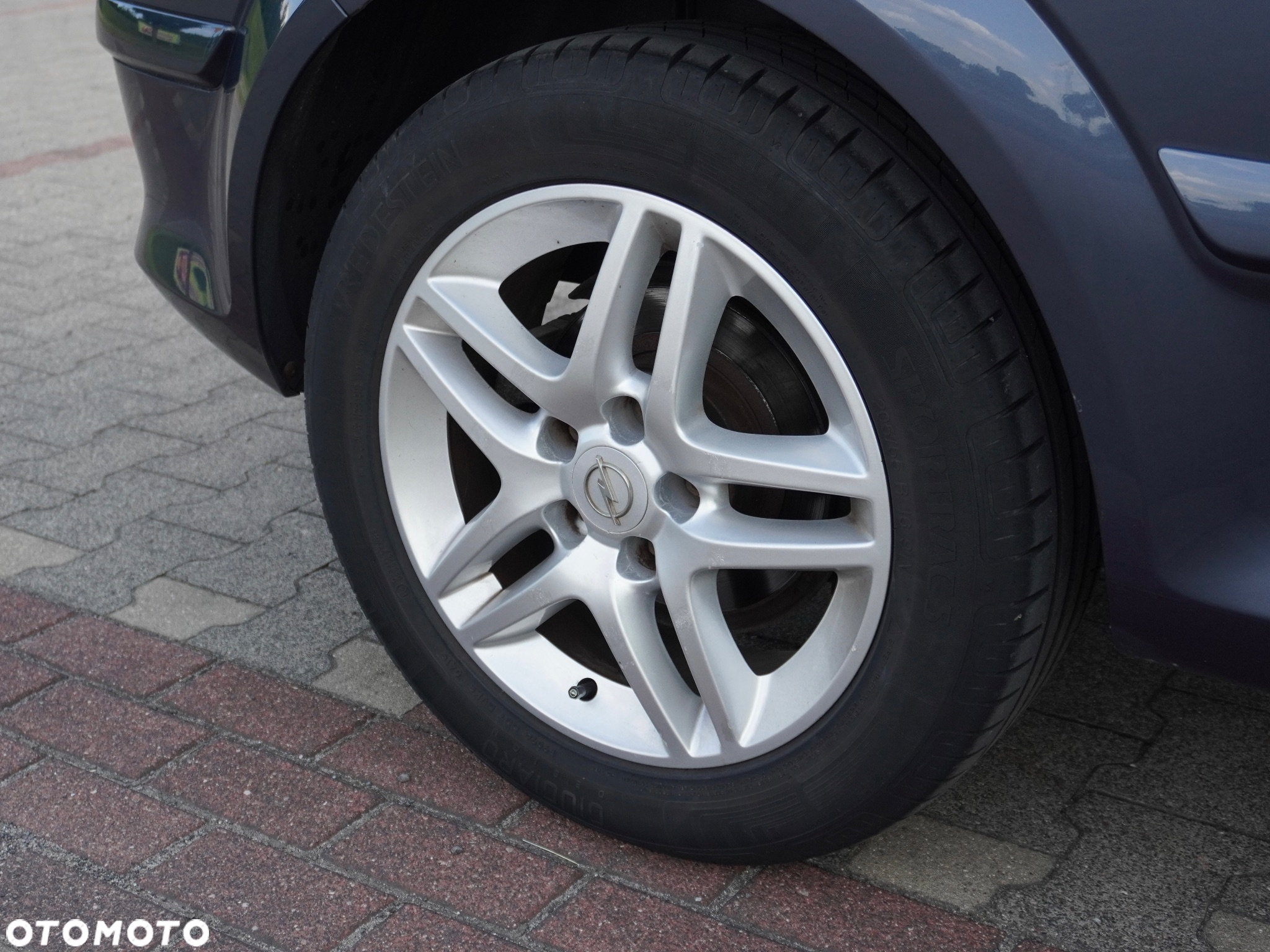 Opel Astra GTC 1.8 Sport - 27