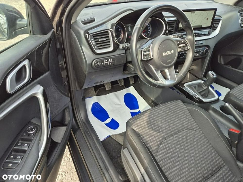 Kia Ceed - 13