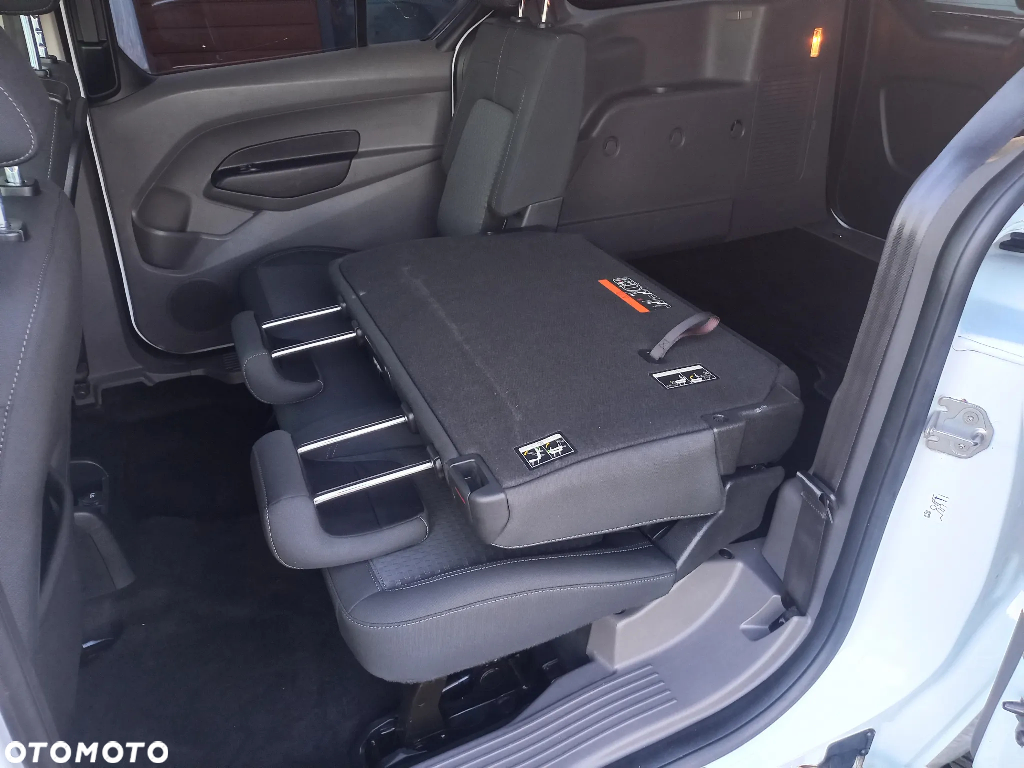 Ford Tourneo Connect - 15