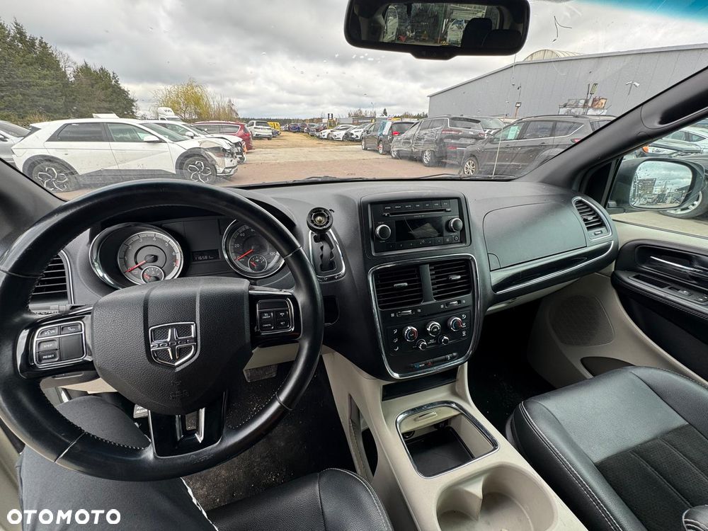 Dodge Grand Caravan 3.6 R/T - 12