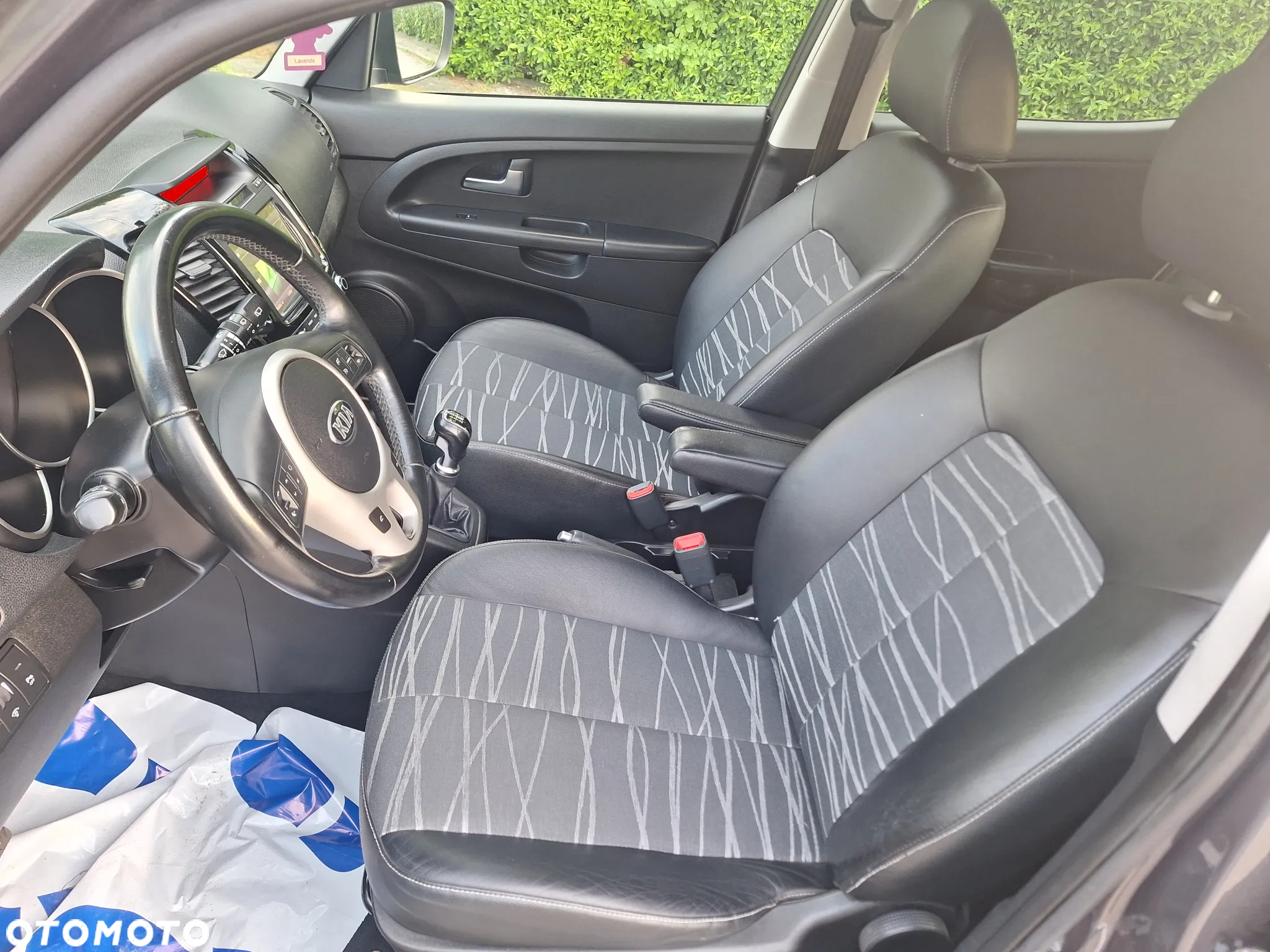 Kia Venga 1.4 CRDi 90 Business Line - 10